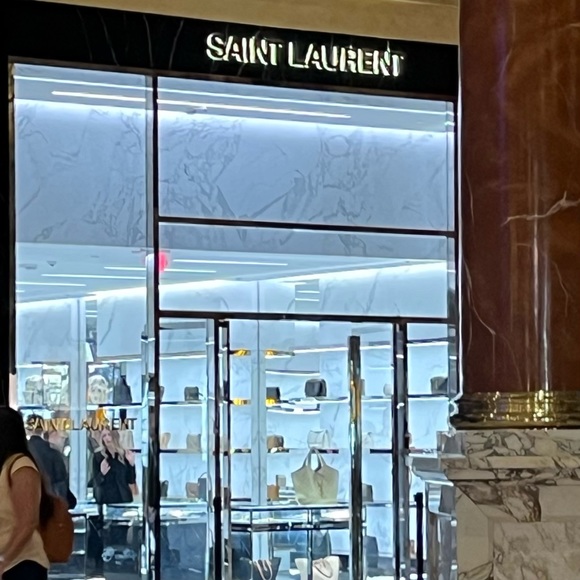 Meet your Posher, Amber - Picture 12 of 16